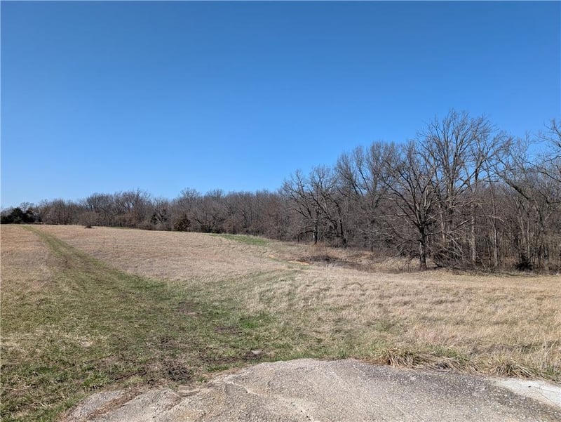 000347 V Hw, Warrensburg, MO 64093