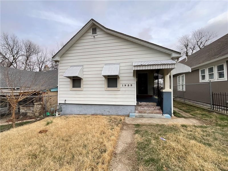 1939 25th St, Kansas City, KS 66104