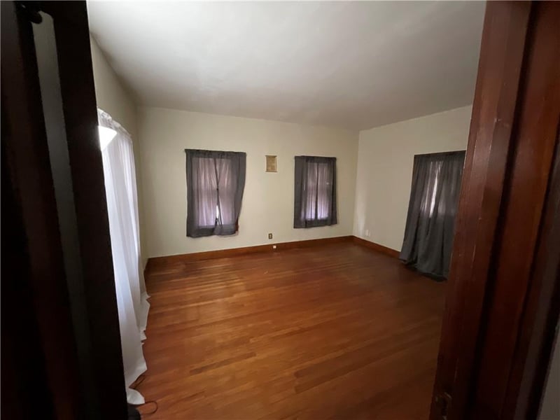 1939 25th St, Kansas City, KS 66104