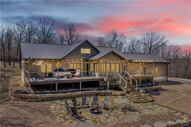 31550 Walsh Pl, Edwards, MO 65326