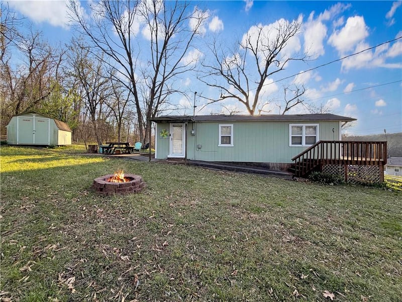 29822 Mcginnis Rd, Edwards, MO 65326
