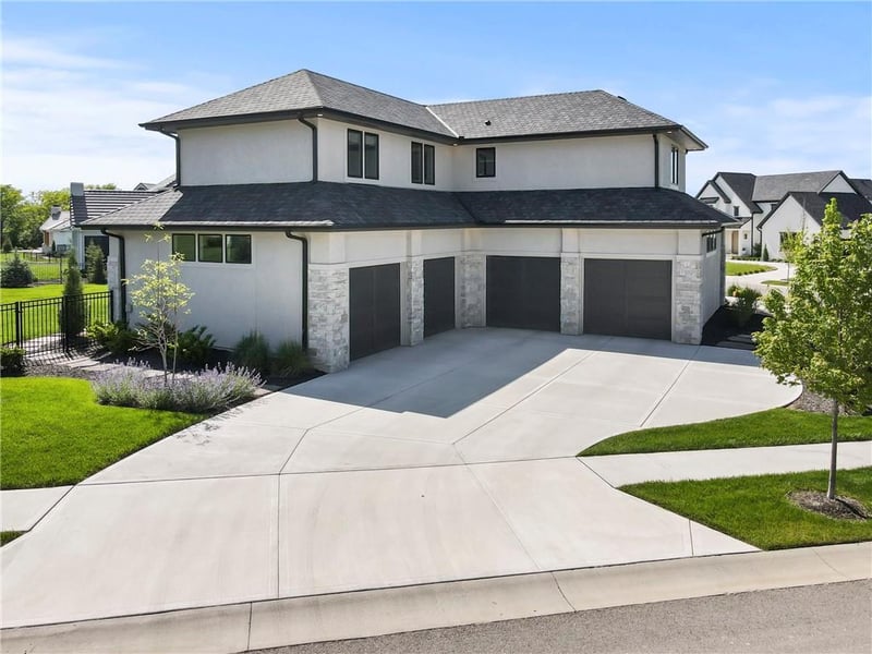 11201 169th St, Overland Park, KS 66221