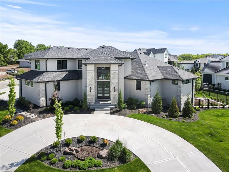 11201 169th St, Overland Park, KS 66221