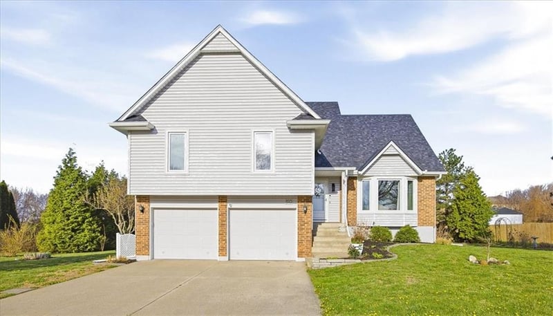 810 Crane St, Raymore, MO 64083