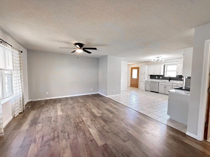 1409 Schrock Dr, El Dorado Springs, MO 64744