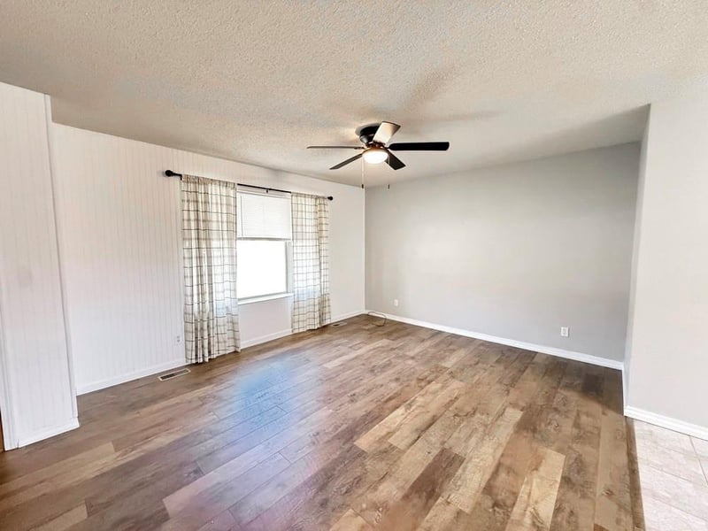 1409 Schrock Dr, El Dorado Springs, MO 64744