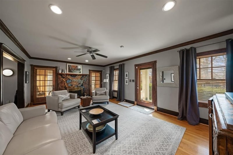 5901 Grand Ave, Kansas City, MO 64113