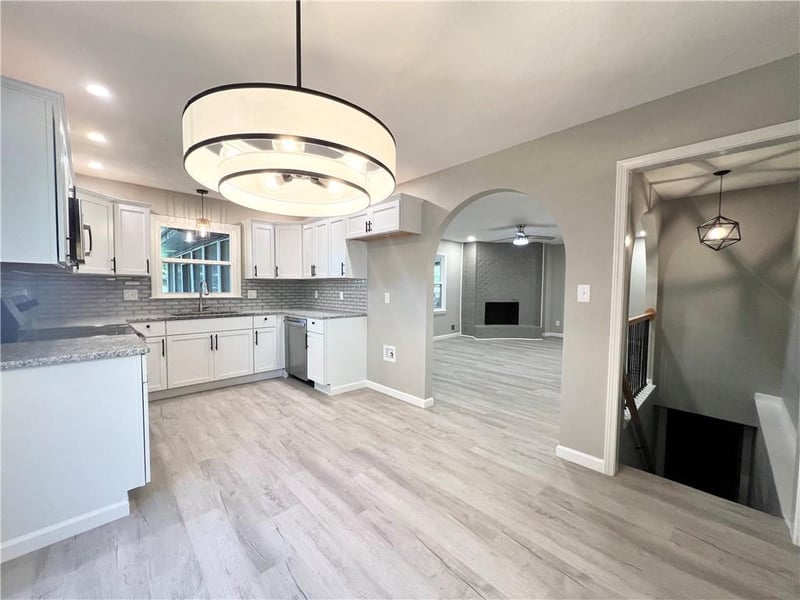 718 Mulberry St, Lee's Summit, MO 64086