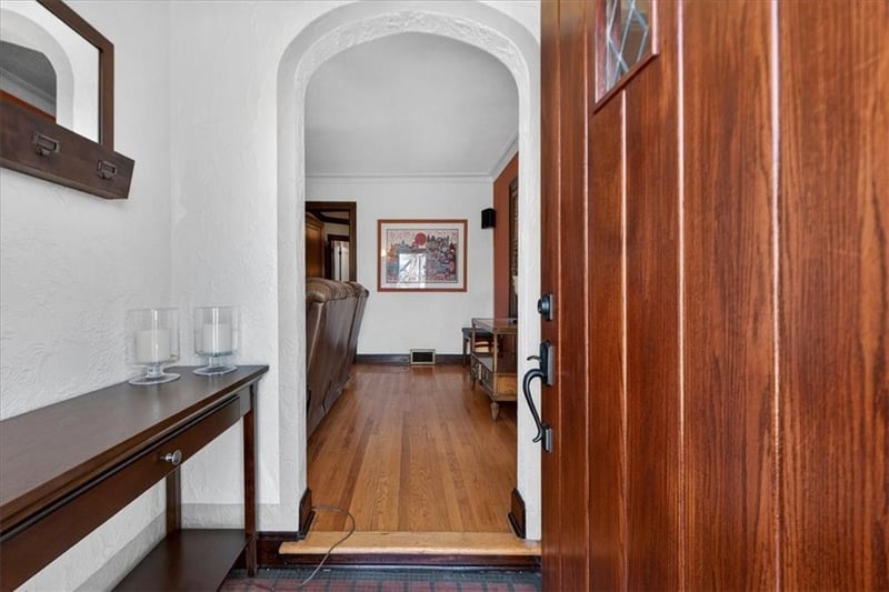 243 72nd Ter, Kansas City, MO 64114