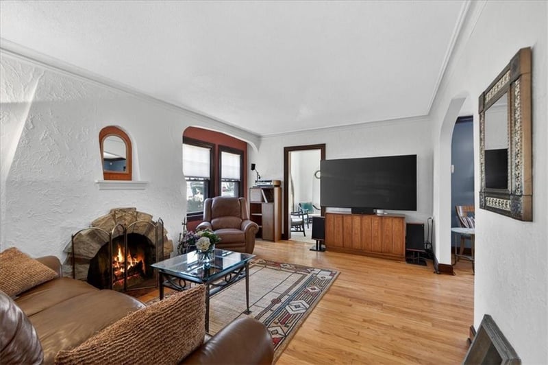 243 72nd Ter, Kansas City, MO 64114