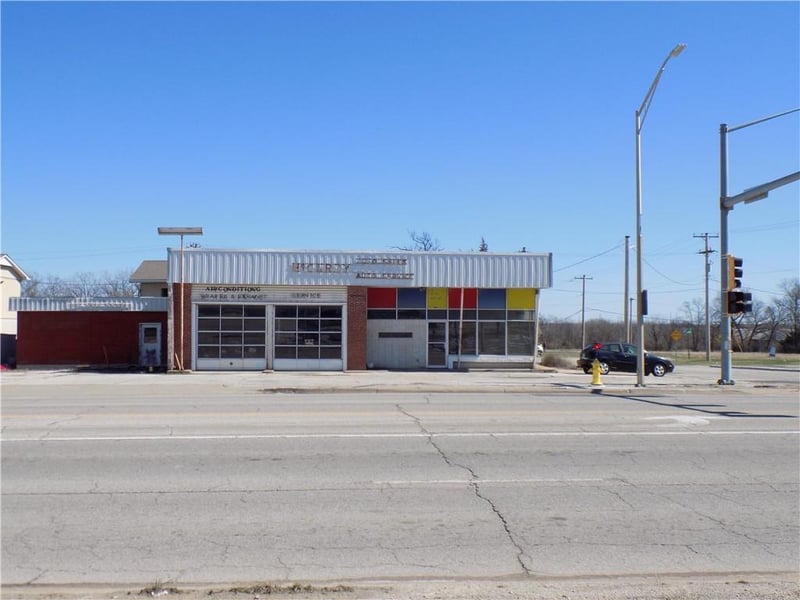 1649 Main St, Ottawa, KS 66067