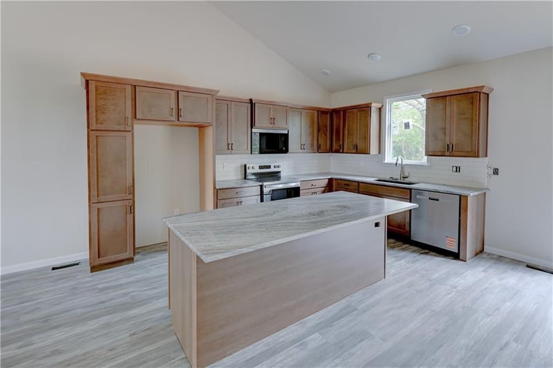 631 62nd St, Kansas City, KS 66102