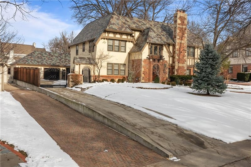 1234 Huntington Rd, Kansas City, MO 64113
