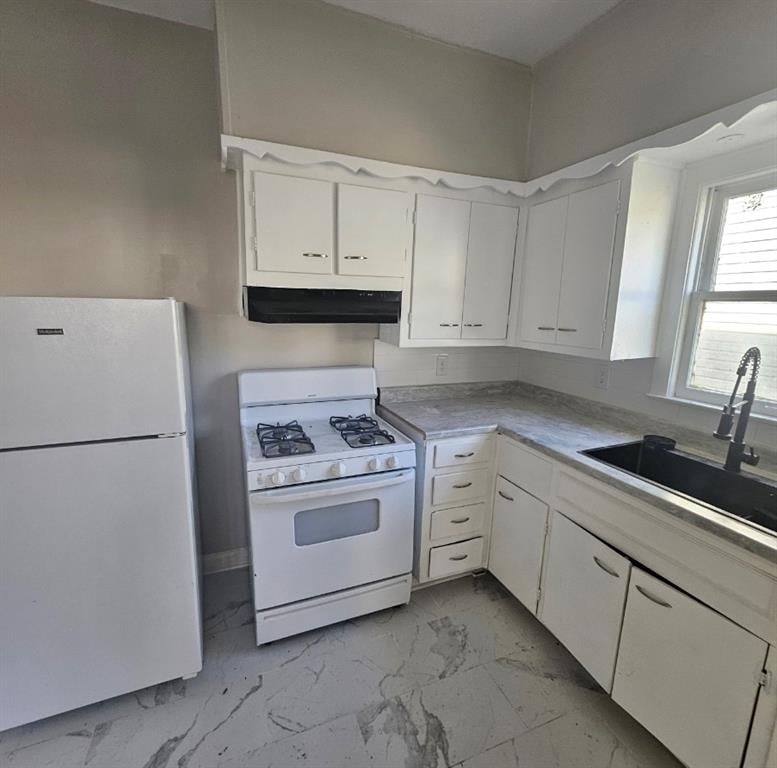 3508 Roberts St, Kansas City, MO 64113