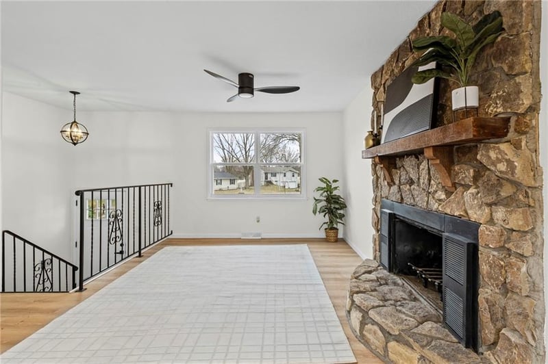 19530 5th Terrace Ct, Independence, MO 64056