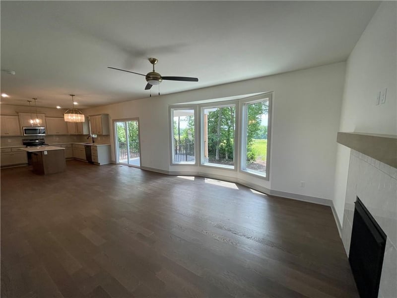 1961 Longview Dr, Liberty, MO 64068