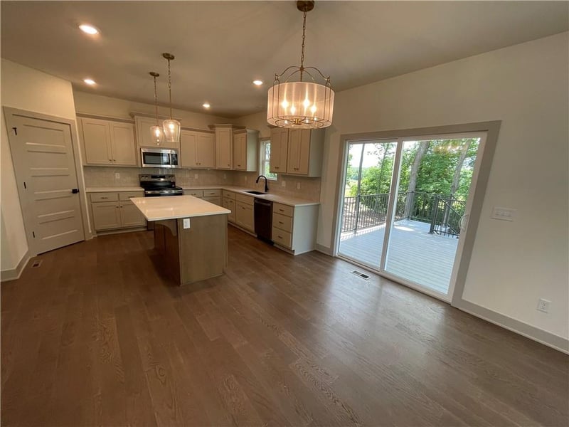 1961 Longview Dr, Liberty, MO 64068