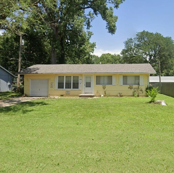 415 14th St, Ottawa, KS 66067