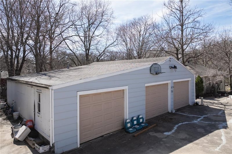 2707 Maple Ave, Leavenworth, KS 66048