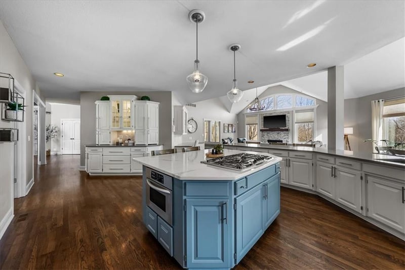 11302 140th Ter, Overland Park, KS 66221