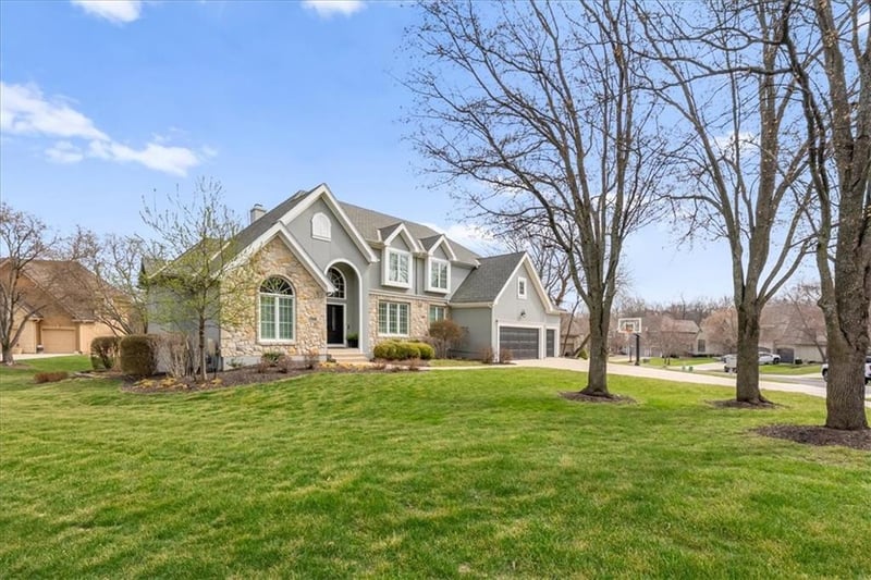 11302 140th Ter, Overland Park, KS 66221