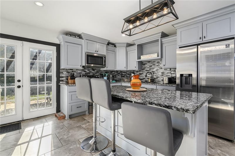 825 83rd Ter, Kansas City, KS 66112