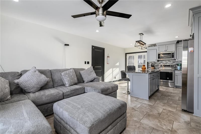 825 83rd Ter, Kansas City, KS 66112