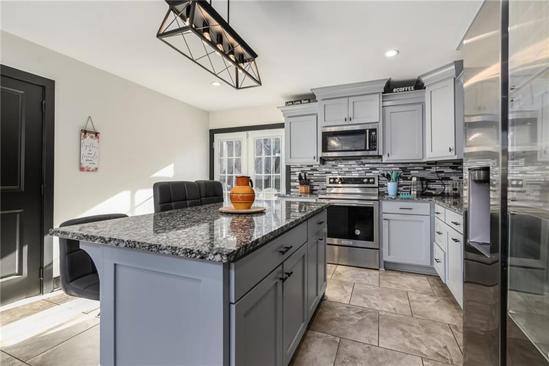 825 83rd Ter, Kansas City, KS 66112