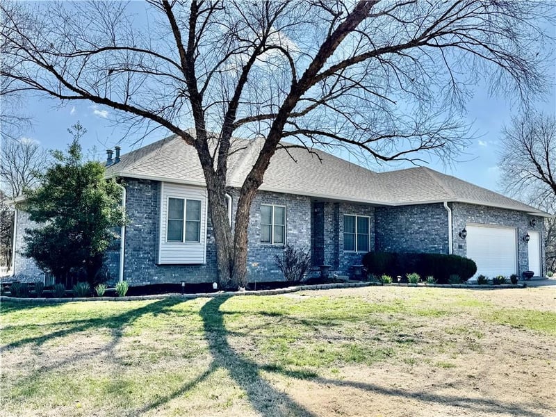 611 Deer Trl, Parsons, KS 67357