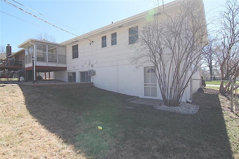 2700 67th Ter, Kansas City, MO 64119