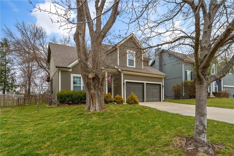 14652 151st Ter, Olathe, KS 66062