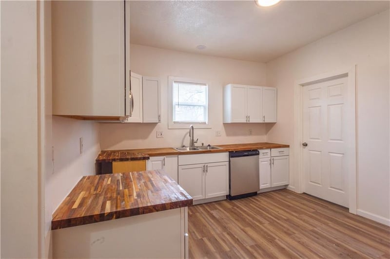 2130 24th St, Kansas City, MO 64123