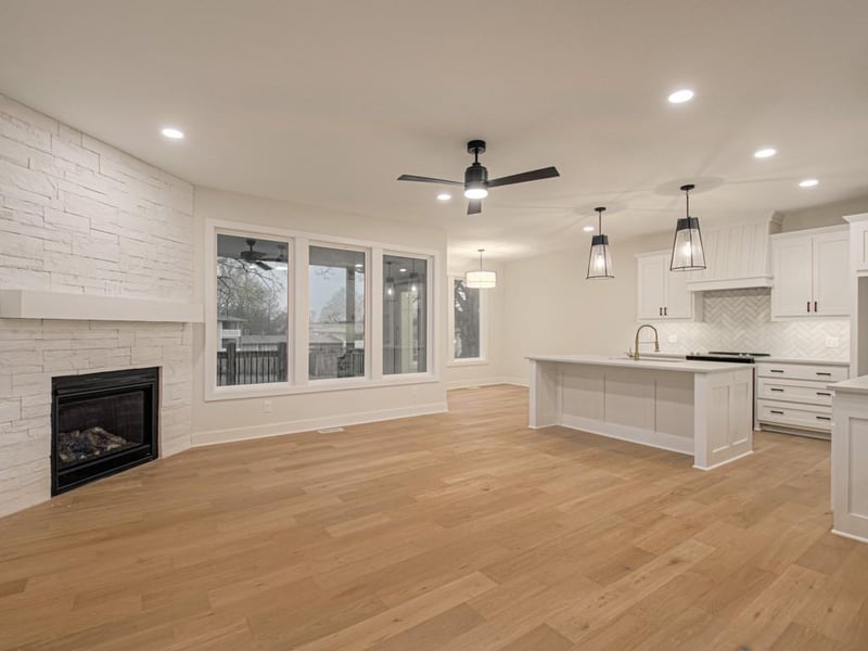 4725 Winn Rd, Kansas City, MO 64117