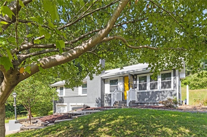 6601 Broadway St, Kansas City, MO 64118