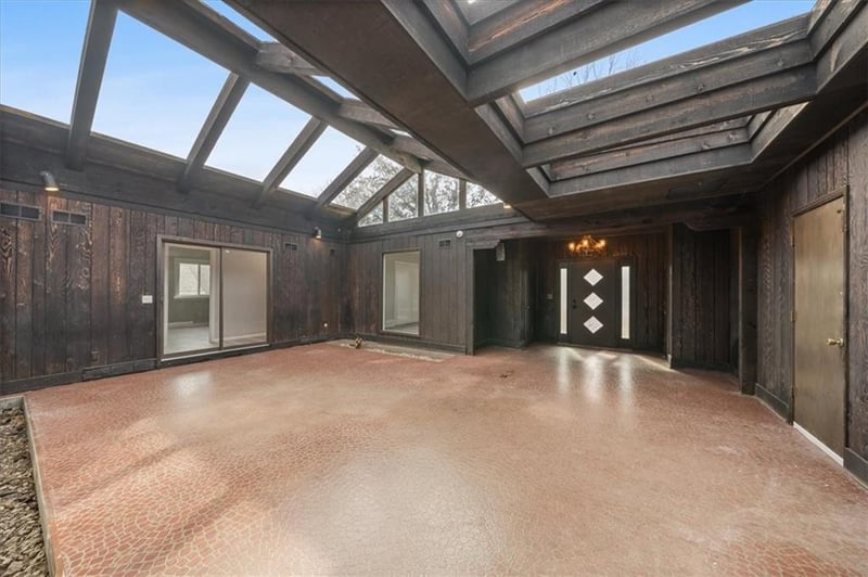1304 Limit St, Leavenworth, KS 66048
