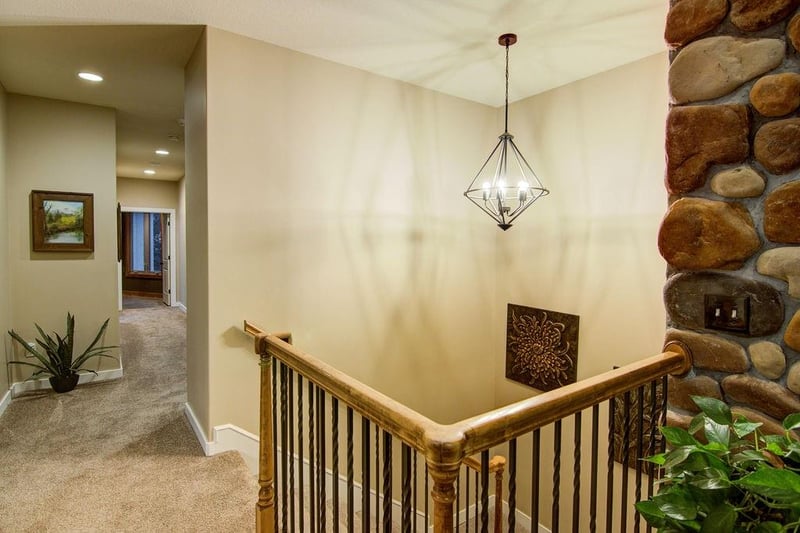 6819 Woodstock Ct, Shawnee, KS 66218