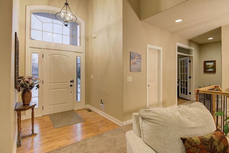 6819 Woodstock Ct, Shawnee, KS 66218