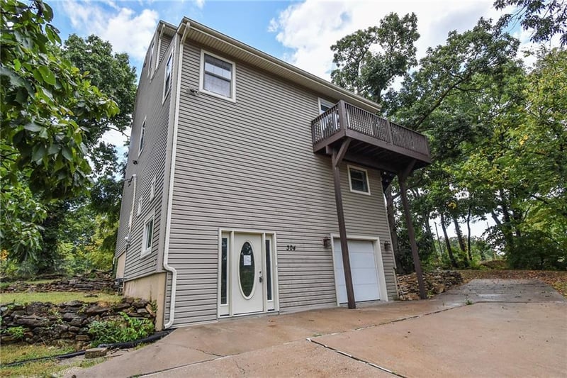 304 164th Ter, Belton, MO 64012