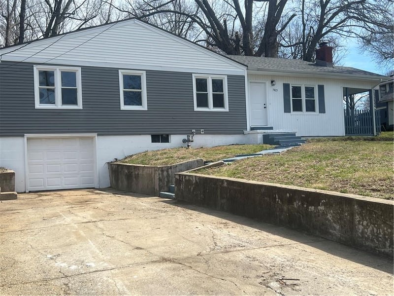 7923 James A Reed Rd, Kansas City, MO 64138