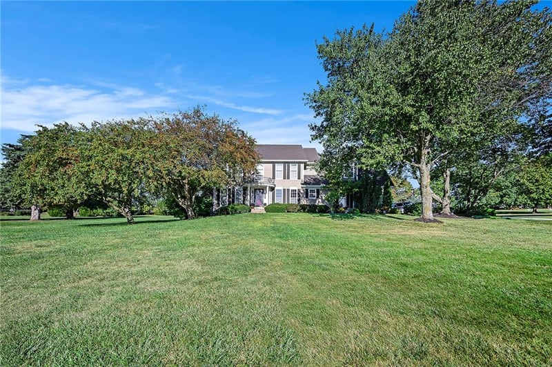 16970 Grandview St, Overland Park, KS 66085