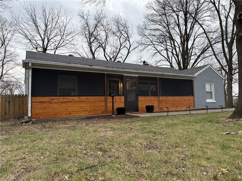 1 64th St, Kansas City, MO 64118