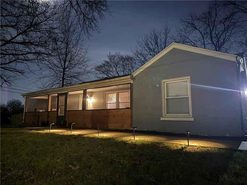 1 64th St, Kansas City, MO 64118