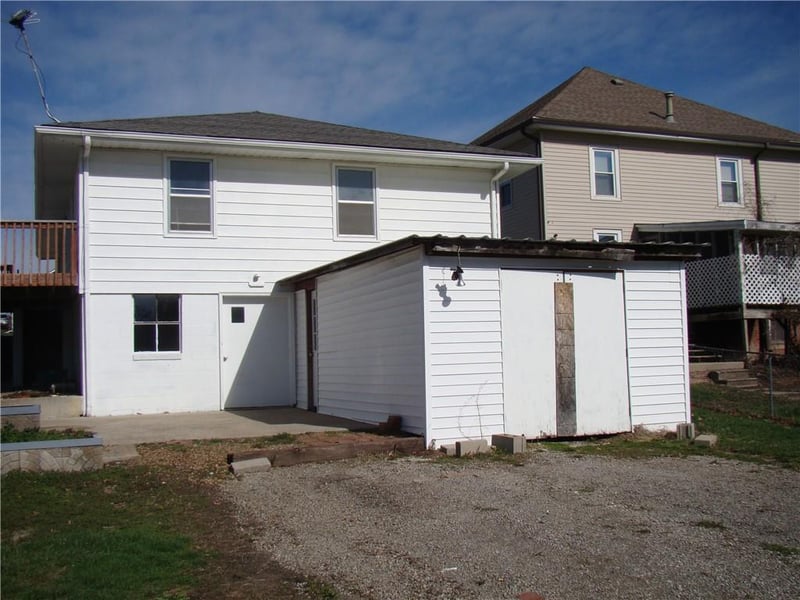 105 23rd St, Higginsville, MO 64037