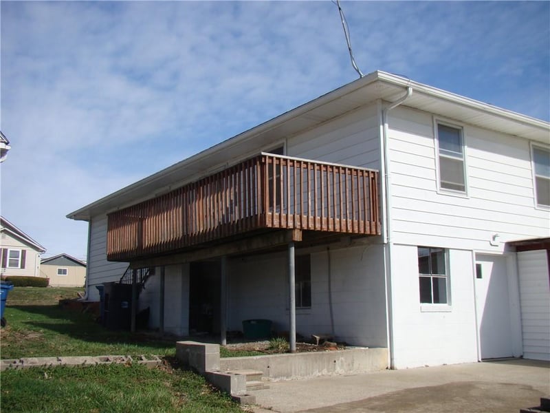 105 23rd St, Higginsville, MO 64037