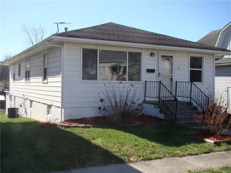 105 23rd St, Higginsville, MO 64037