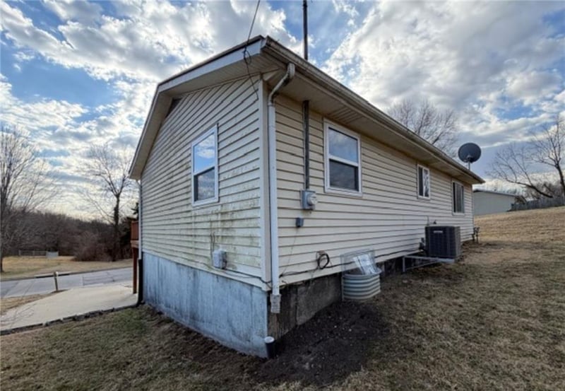 1421 6th St, Atchison, KS 66002