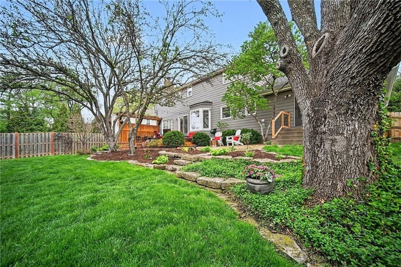 5507 W 90th Ter, Overland Park, KS 66207
