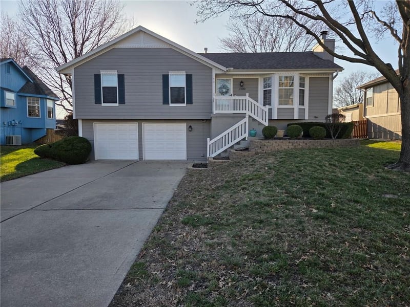 1300 Magnolia St, Lee's Summit, MO 64086