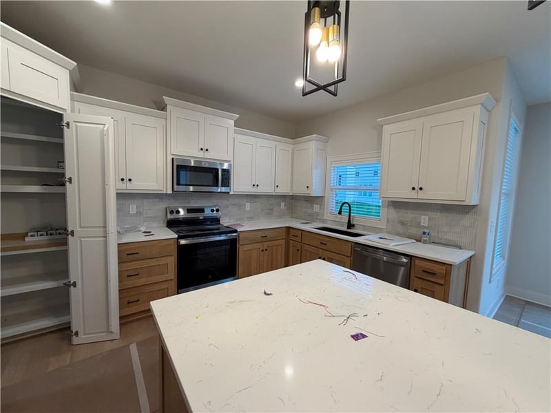 28601 161st Ter, Gardner, KS 66030