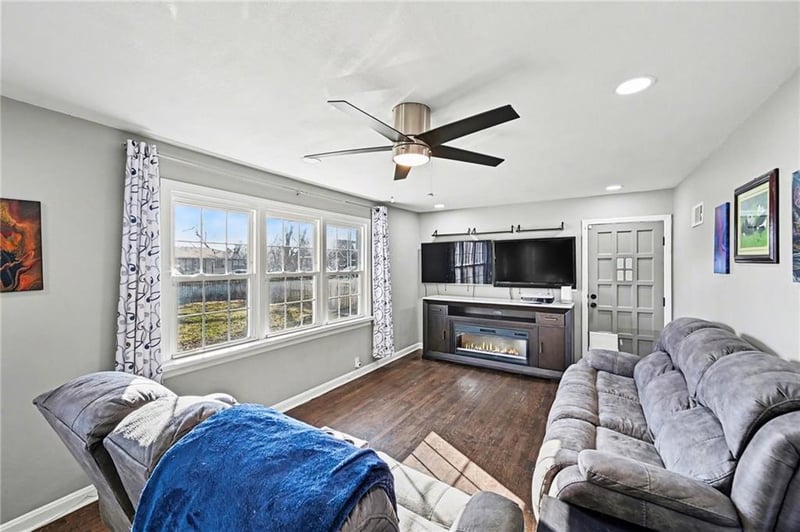 2720 52nd St, Kansas City, KS 66104